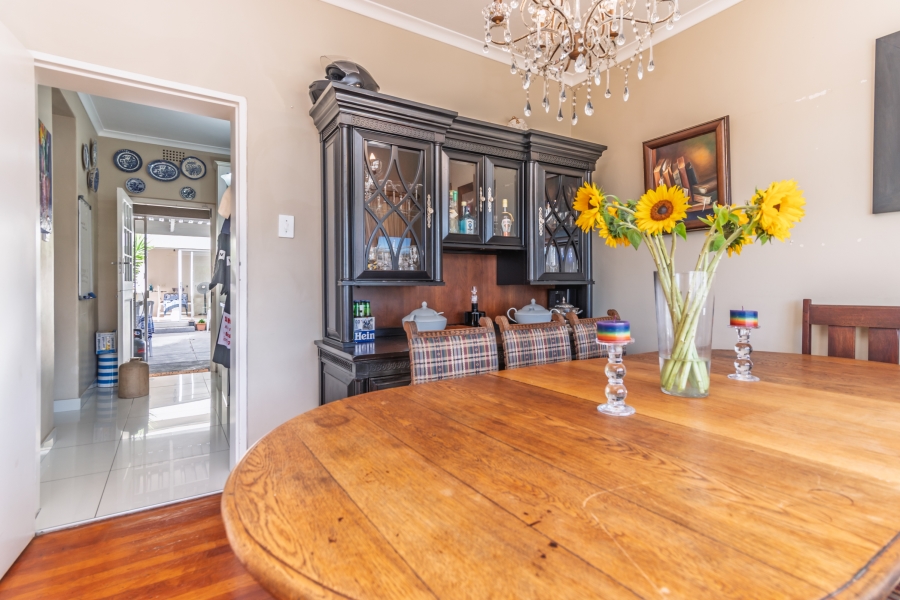 5 Bedroom Property for Sale in Fish Hoek Western Cape